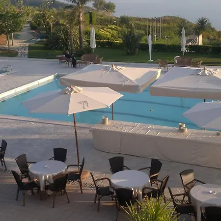 Отель Villaggio Belmonte Бельмонте-Калабро