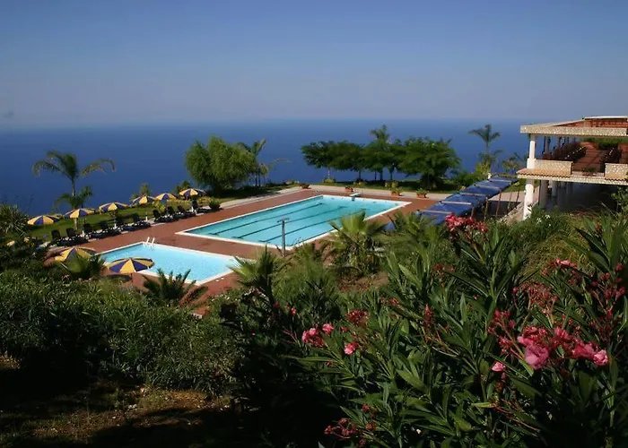 Villaggio Belmonte Hotel 4*